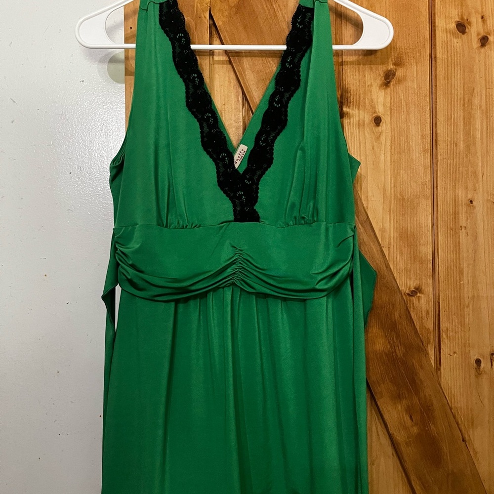 Elegant Green Lace-Trimmed Top